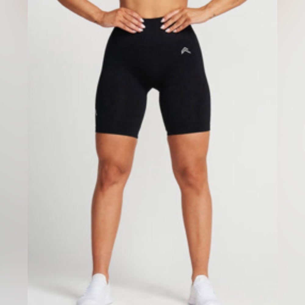 Classic Seamless Cycling Shorts Oner Active size Small black NWT